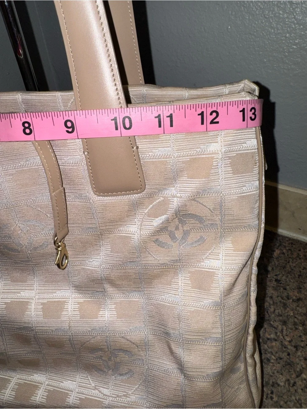 CHANEL authentic cream Patterned Tote with Leather Straps